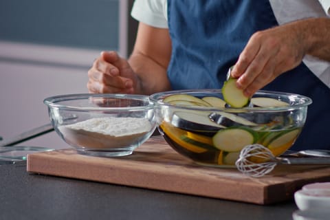 Melitzanes & Kolokithakia (Auberginen- und Zucchini-Chips)