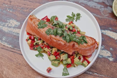 Lachssteak auf Avocadotatar