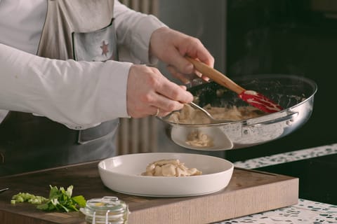 Hühner-Geschnetzeltes mit Miso und Pilzen