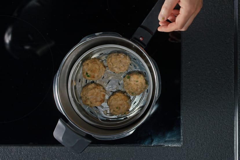 Semmelknödel mit Pilzrahm